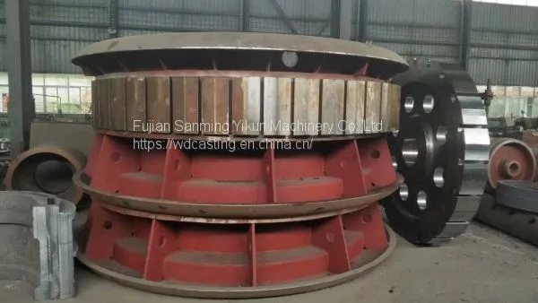 Pelton turbine yoke