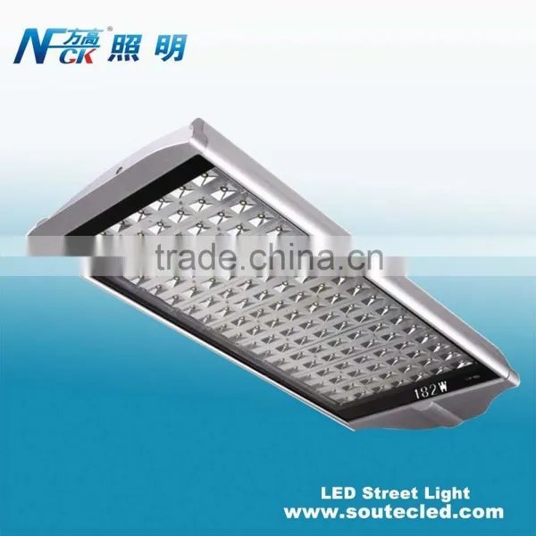 High Performance IP65 Outdoor Classical Led Street Light 168w High Lumen Aluminum Street Led Light Fixture photo-4