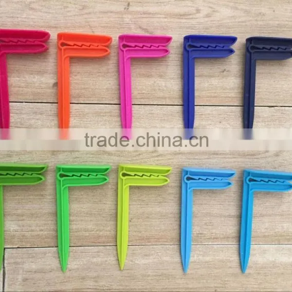High Quality and Lightweight Plastic Pegs Stakes for Beach Towel and Blanket photo-4