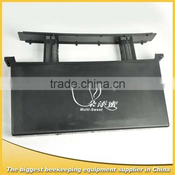 Hot Sale Beehive Frame Deep Plastic Bee Feeder With Ladder of Bee Keeping Equipment Made in China photo-2