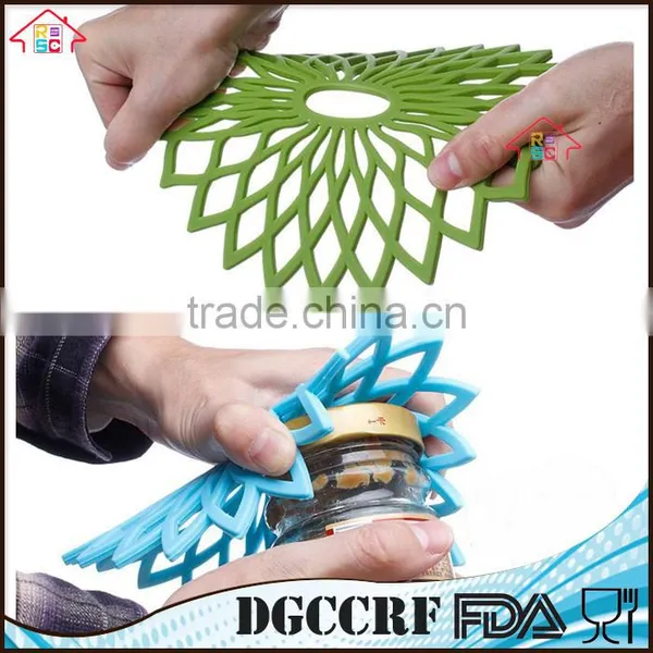 Premium Quality Cheap Insulated Flexible Durable Non Slip Coasters Multi-Use Flower Shaped Trivet Silicone Mat Hot Pads photo-5