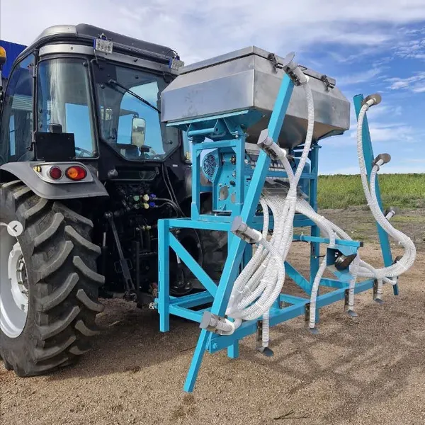 300L Pneumatic Seeder for Grass Seeds of Clover and Alfalfa photo-2