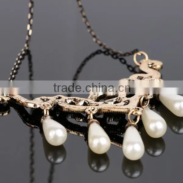 Europe and the United States Style Hollow Out Diamond Flowers Necklace Set photo-4