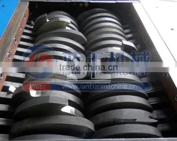 A Crush Molding a Variety of Materials of Beverage Bottle Machine / Beverage Bottle Shredding Machine photo-3