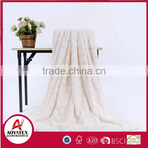 Fashion Pattern Fake Fur Throw Flannel Faux Fur Blankets photo-2