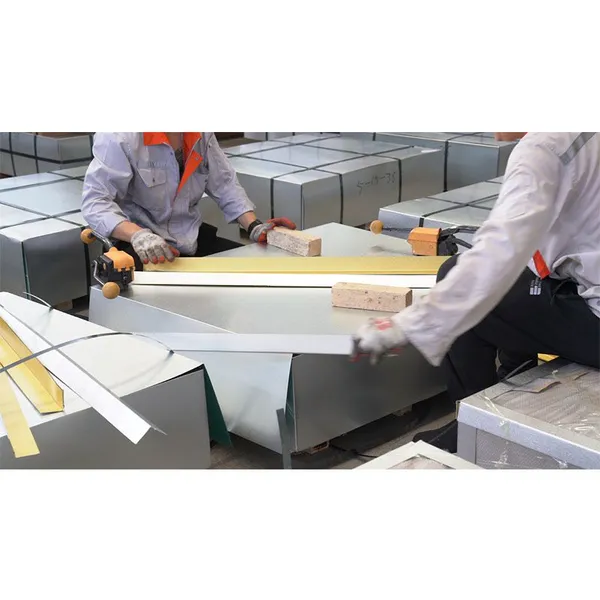 Bright Finish Tinplate Sheet With 1.1g-11.2g/m² Tin Coating Weight photo-3