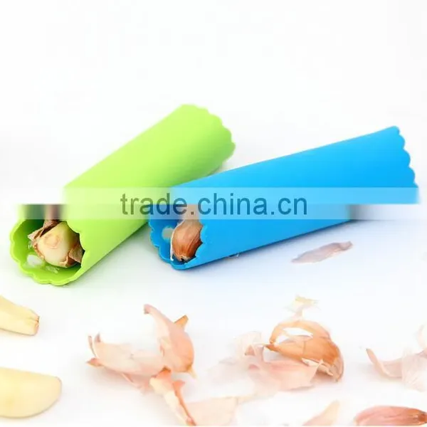 Hot Selling Magic Silicone Garlic Peeler Peel Easy Useful Kitchen Tools Color Random photo-5