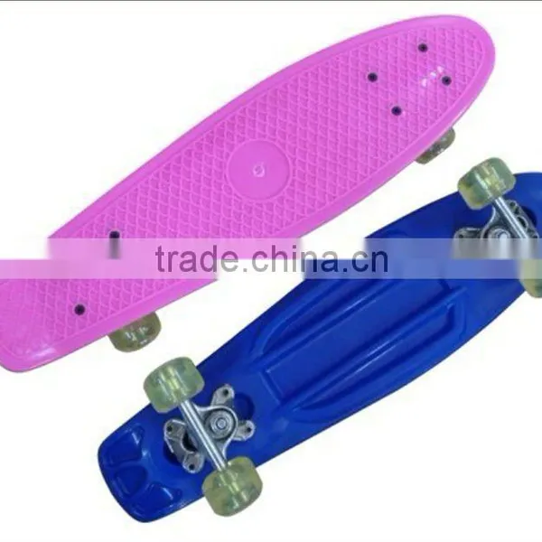 New Design Plastic Four Wheel Skateboard