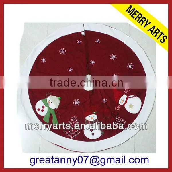 China Hot New Style Christmas Decoration Product Snow White Christmas Tree Skirts Cheap Handmade Christmas Tree Skirts