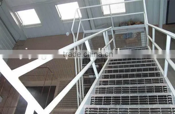 Adjustable Galvanized Steel Step Ladder photo-5