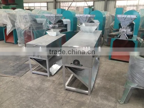 Walnut Green Skin Peeling Machine
