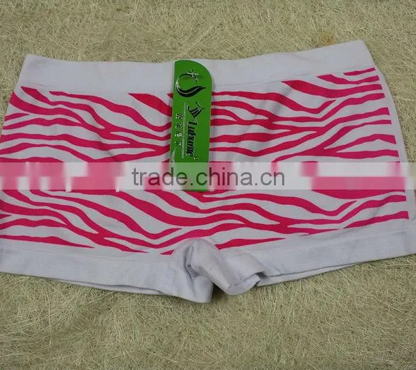 Red & White Pattern Women Seamless Underwear Boxer Short