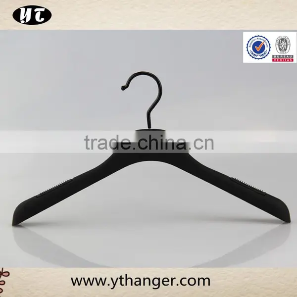 Black Rubber Hanger With Wide Shoulder for Coat photo-2