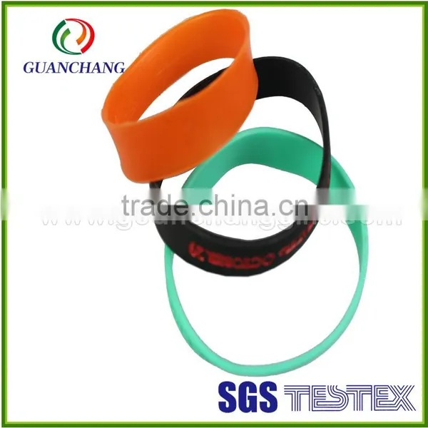 2016 New Fashion Custom Fancy Silicone Rubber Lanyard Wrist Band photo-4