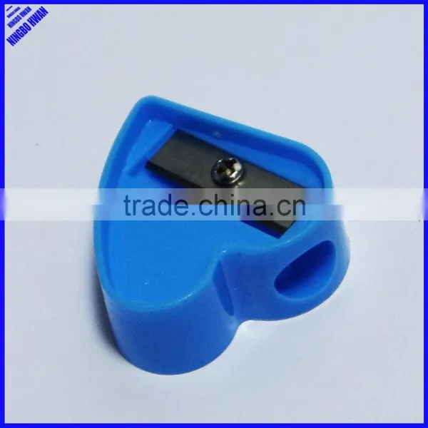 One Hole Plastic Novelty Heart Shaped Pencil Sharpener photo-2