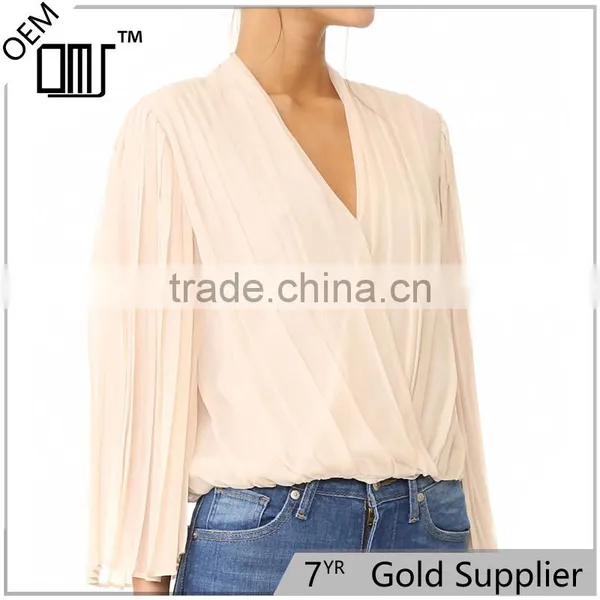 2017 OEM Long Bell Sleeves Surplice Neckline Deep Pleated Blouse