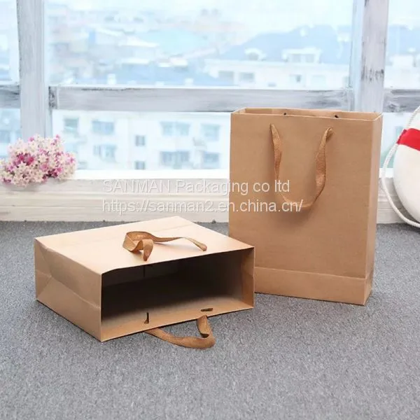 Black and White Cosmetic Paper Packaging Bag photo-2