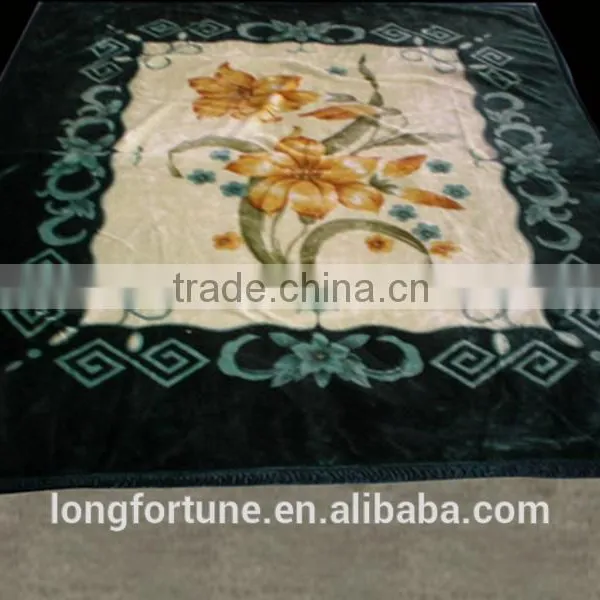 China Suppliers Wholesale Fleece Blankets 100% Polyester Cuddly Super King Size Mink Blanket photo-4