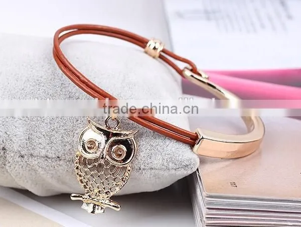 High Quality Gold Oval Clasp Leather Bracelet Multi Strand Leather Bracelet photo-6