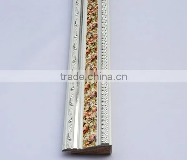 Red Flower Wooden Frame Moulding