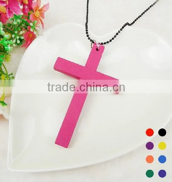 Decorative Various Color Fashion Wood Cross Pendant photo-2