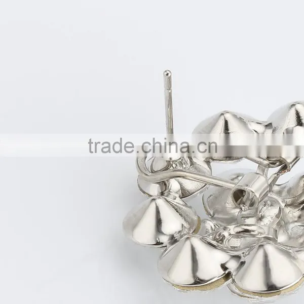 Fashionable Flower Shape Silver Color Cubic Zircon Stud Earring Valentine's Gift for Her photo-4