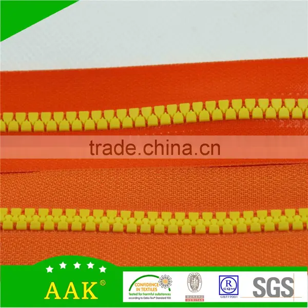 Polyester Tape Resin Long Chain Waterproof Zipper photo-3