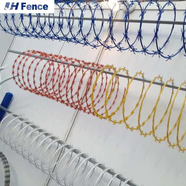 Galvanized PVC Stainless Steel Concertina Razor Barbed Wire Bto-22 Bto-60 Cbt-65 Fencing Wire Price photo-3
