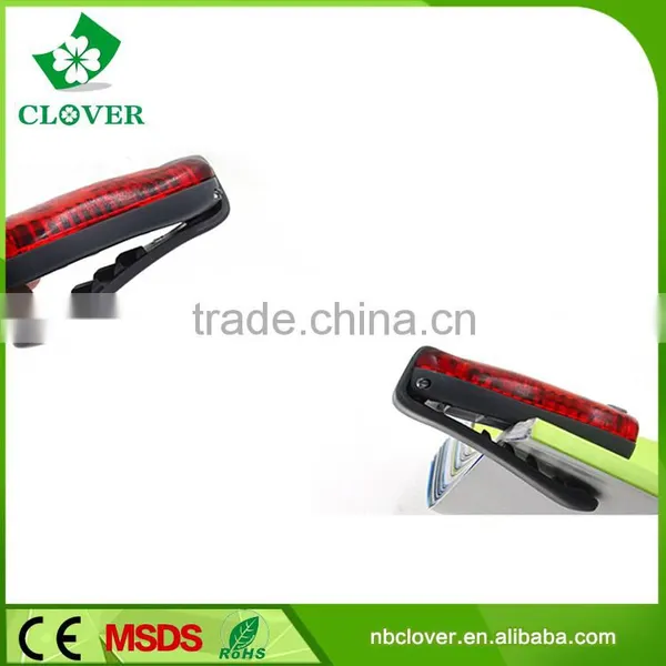 3 LED Keychain Lights Best Promotion Gift Mini Plastic Led Flashlight photo-3