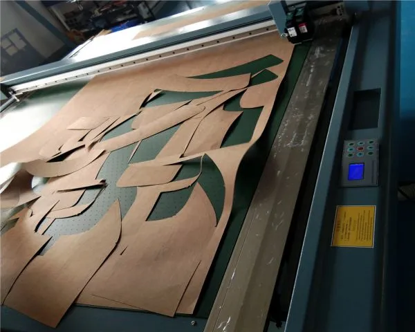 Digital Static Table Cutting Plotter Flatbed Cutting Machine For Parcel Labels Vinyl Tape Postal Bags photo-4