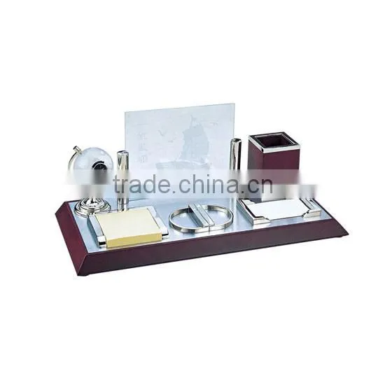 Wooden Office Table Decorations