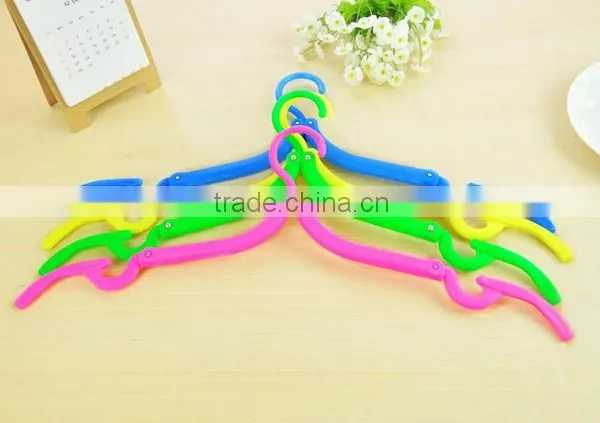 New Non Slip Hanger Portable Travel Plastic Shirt Clothing Holder Folding photo-5
