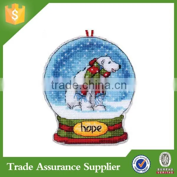2015 New Product Custom Resin Christmas Snow Globe photo-3