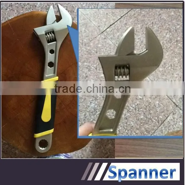Adjustable Spanner With Different Sizes