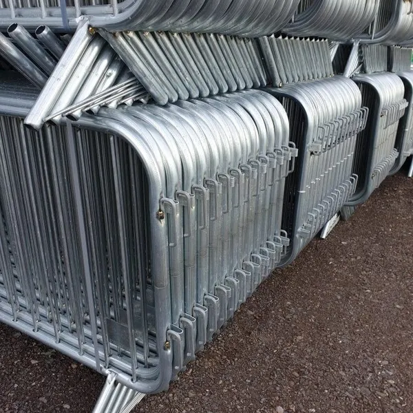 Portable Metal Crowd Control Barriers Guard Rail with Wheels-Black Aluminum Mojo Barriers