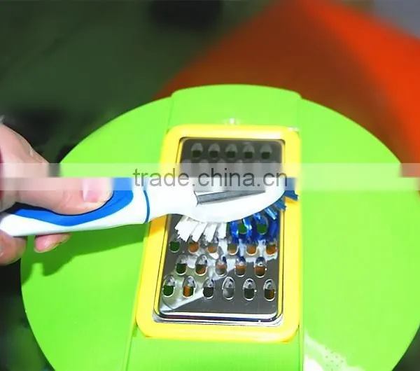 Plastic Brush With Peeler photo-6