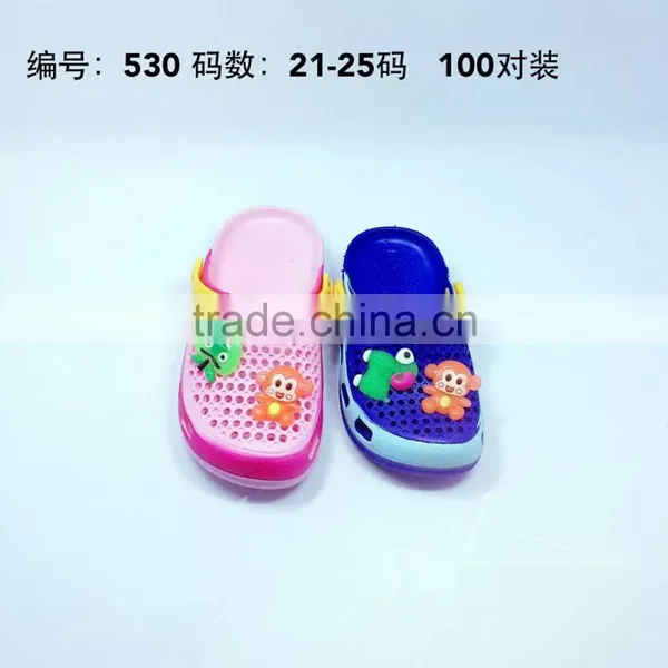 Comfortable Unisex Carton Clogs With Colorful Shape photo-2