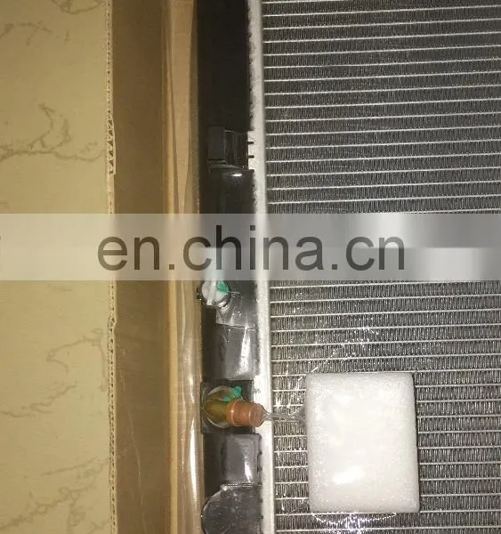 High Quality Auto Parts Radiator 17700-65J00 for Suzuki Grand Vitara J20A Engine MT photo-3