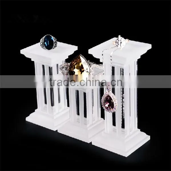China High End Cheap Unique Acrylic Jewellery Display photo-2