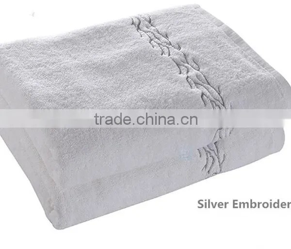 Egyptian Cotton Wholesale Factory Price White Hotel Embroidery Bath Towels photo-3
