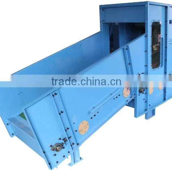 Bale breaking machine