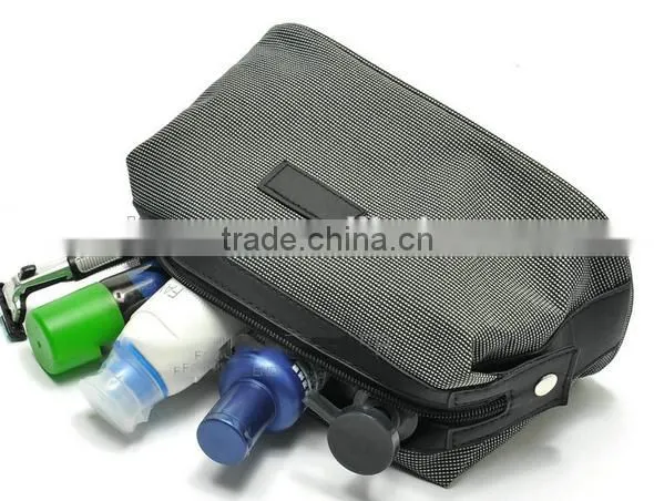 Elegant Small Plaid Toiletry Bag Travel Organizer Cosmetic Bag for Men Women photo-5