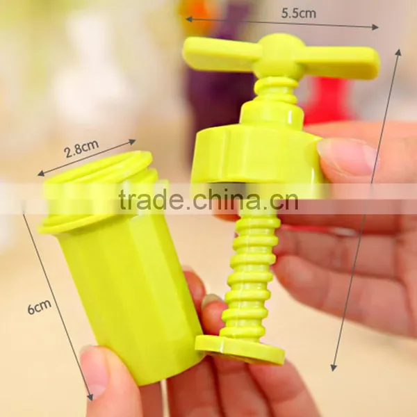 Kitchen Ginger Garlic Manual Press Twist Cutter Crusher Grinding Grater Planer Slicer Mini Cooking Tool KC1402 photo-6
