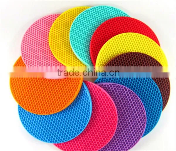 Round Silicone Trivet Mat Heat Resistant Pan Holder photo-3