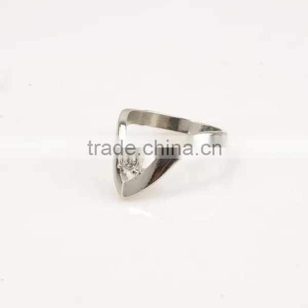 V Shape Latest Gold & Sliver Finger Ring Designs photo-6