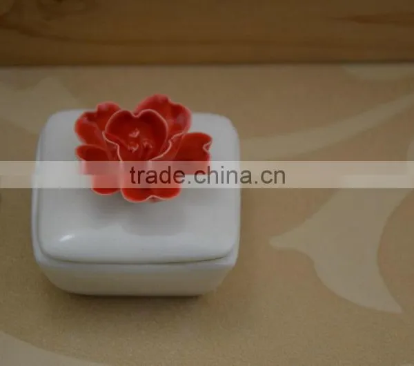 New Item White Ceramic Jewel Box With Red Flower Shape Design photo-5