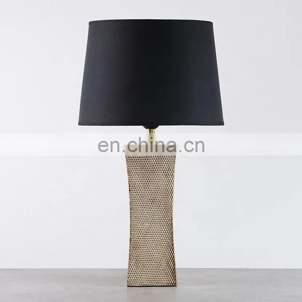 Europe New Design Table Light and Ceramic Table Lamp photo-2
