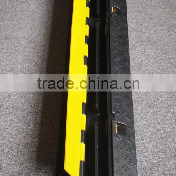 Pvc and Rubber 2 Channel Cable Cross Made in China 5 Channel PU Cable Cross Stage Cable Protector photo-3