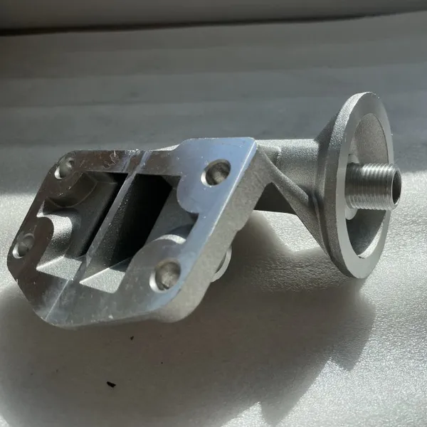 China Supplier Perkins Engine Parts Oil Filter Head 3773A071 for Perkins 1103/1104 Series Engine photo-3
