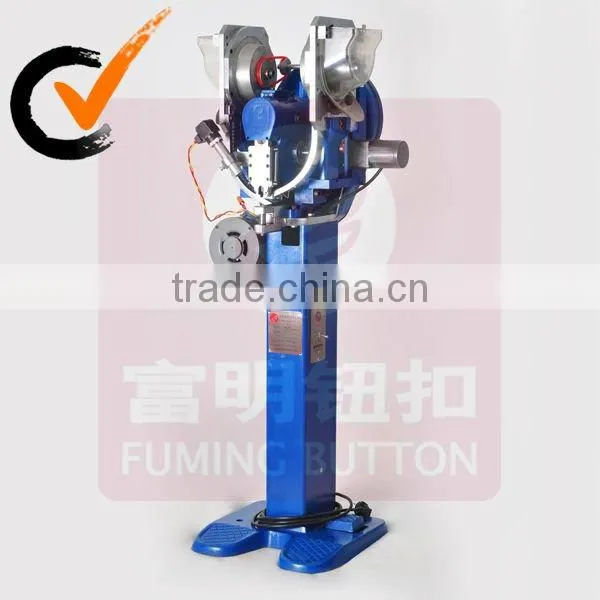 Jeans button attaching machine